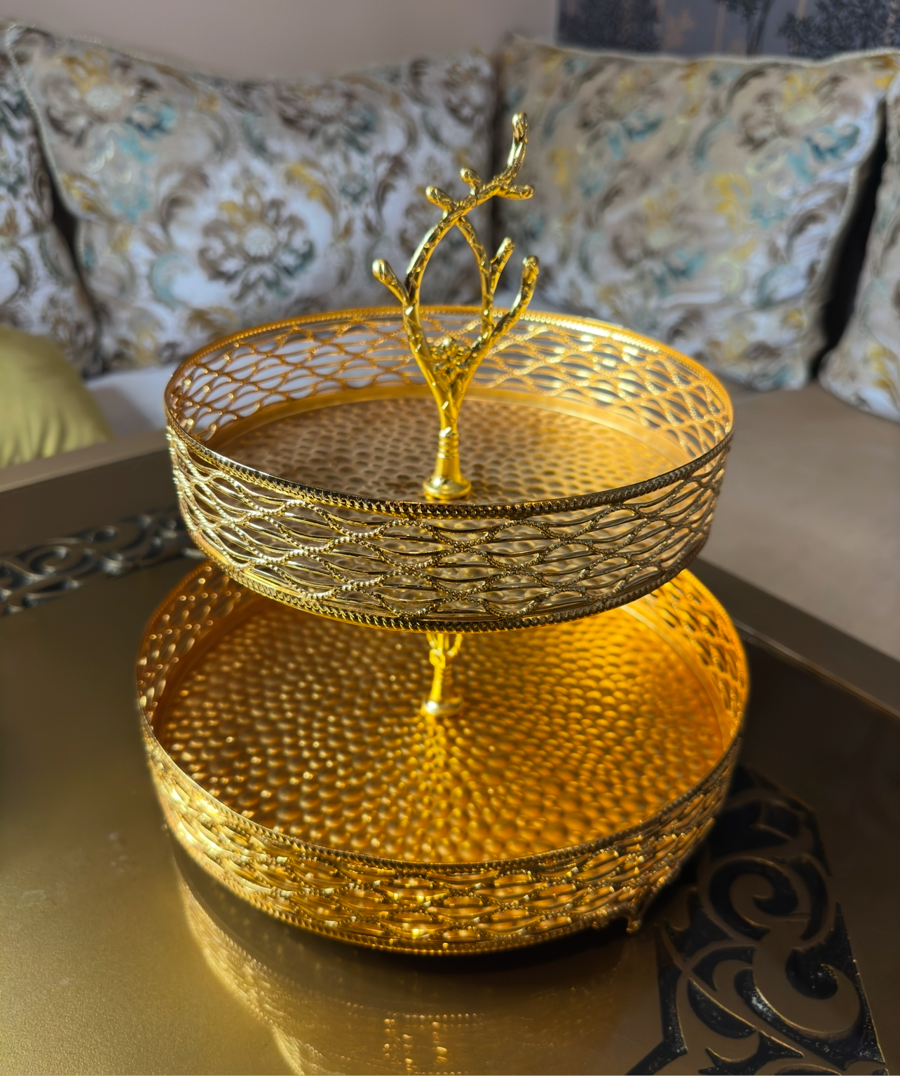 Two-Tier Round Cake Stand