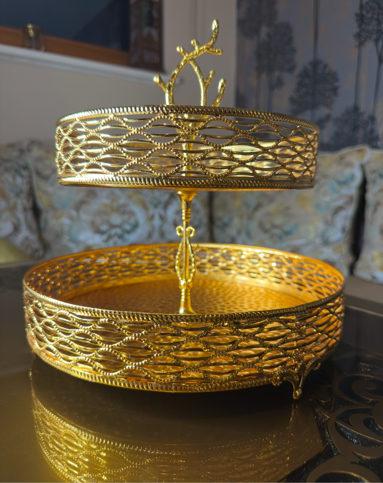 Two-Tier Round Cake Stand